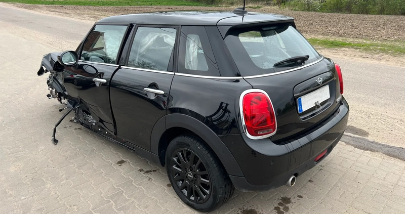 MINI Cooper cena 23900 przebieg: 40000, rok produkcji 2021 z Chodzież małe 172